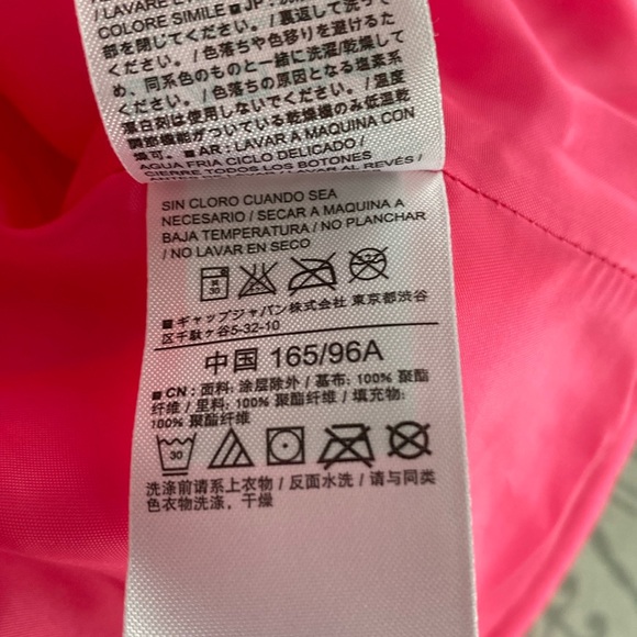 GAP Neon Pink Puffer Warmest Vest - Size Medium - NWOT - Picture 9 of 10